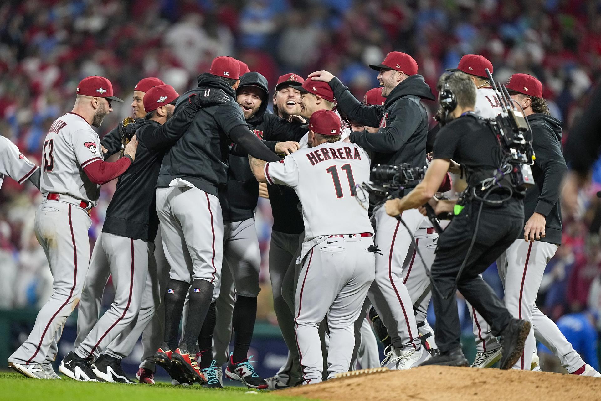 D-backs celebrate after clinching the NLCS