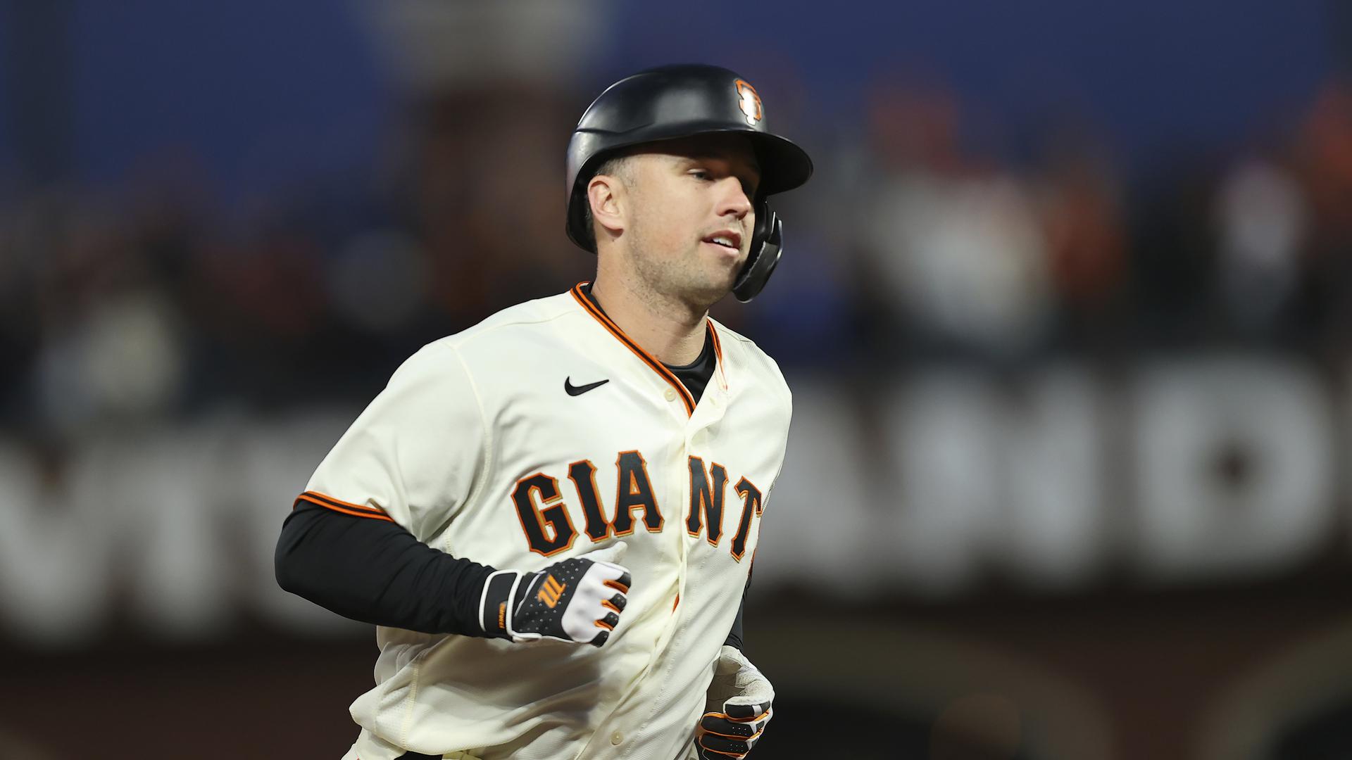 Giants' Buster Posey Wins 2021 NL Comeback Player of the Year