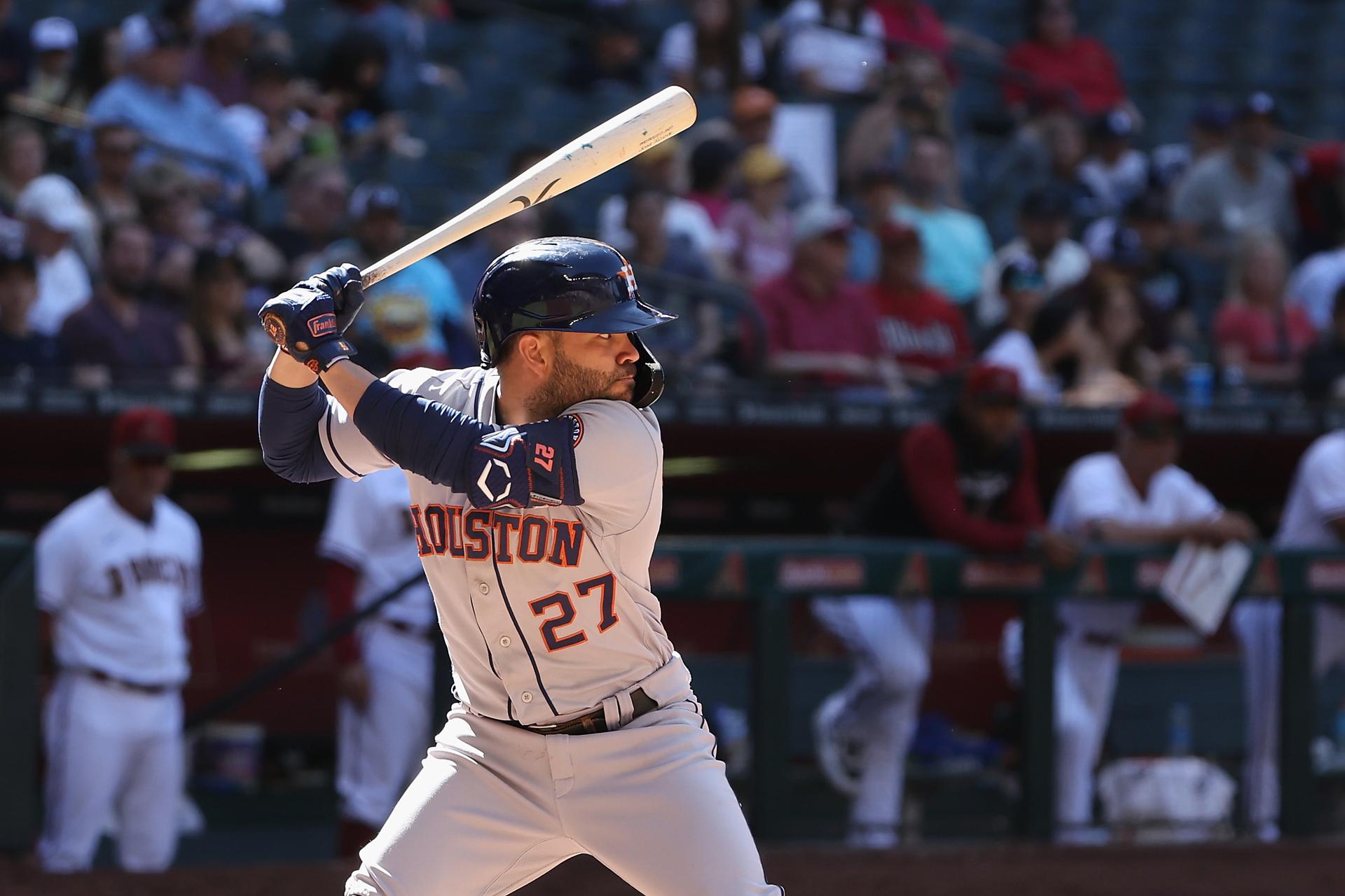 Rodriguez hits 300th homer in Astros' win over Cubs