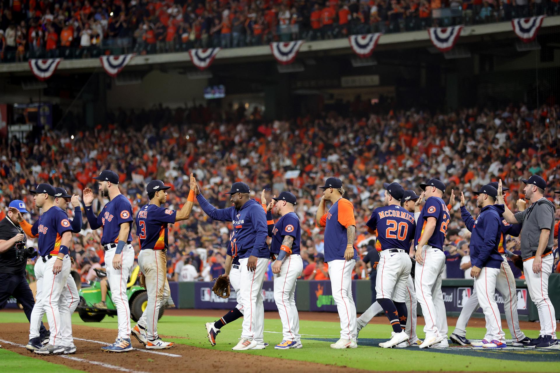 Astros celebrate Game 2 win