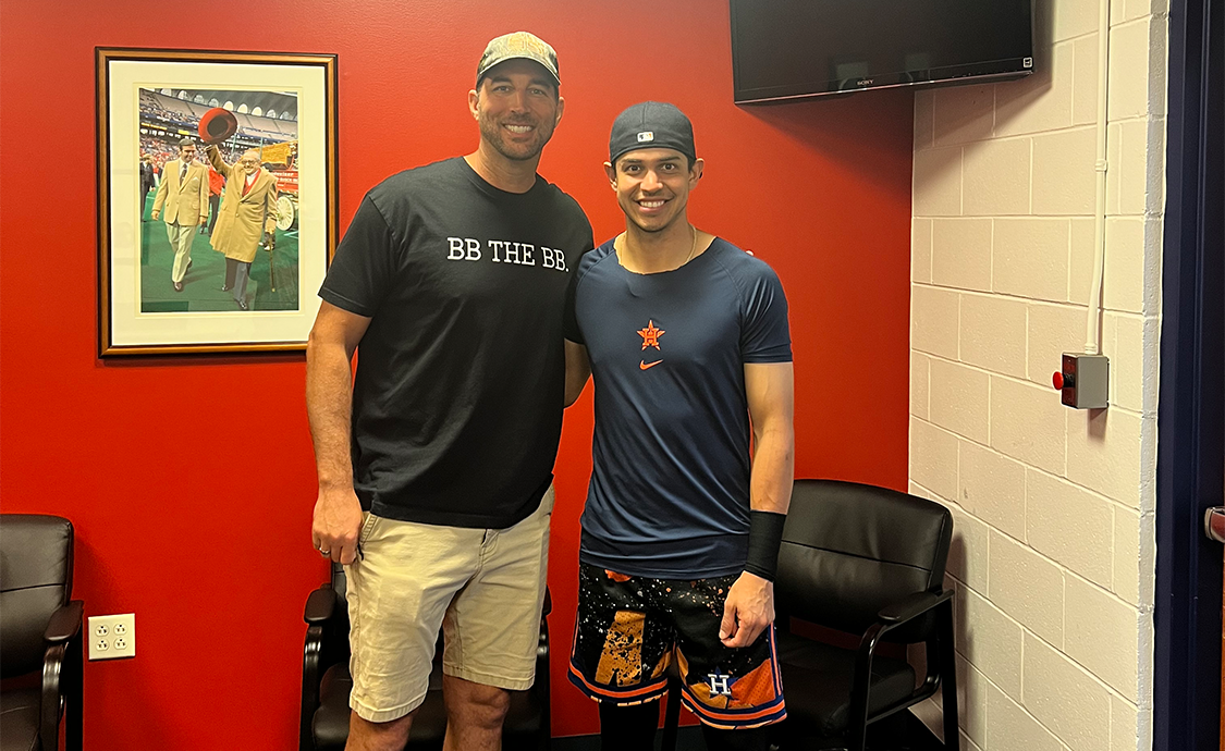 Adam Wainwright and Mauricio Dubón